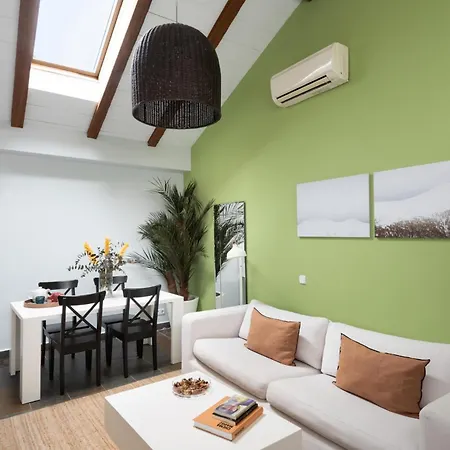Carretas Attics Apartment *
