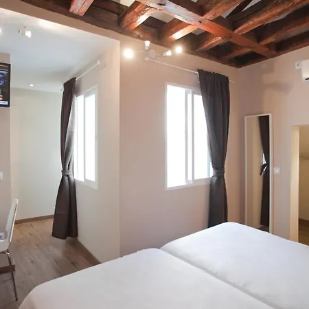 Nickel Apartment *