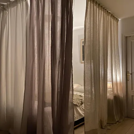 Lovely Con Balconcitos * Madrid