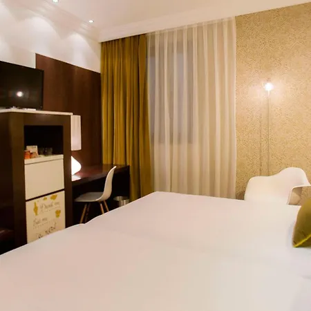 Vincci Centrum Hotel 4*
