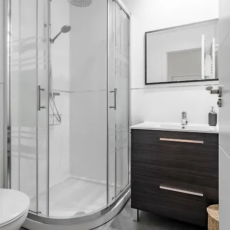 Cozy 2 Bedroom With Patio * Madrid
