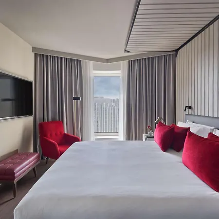 Canopy By Hilton Castellana Hotel