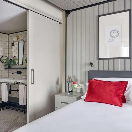 Canopy By Hilton Castellana 4*