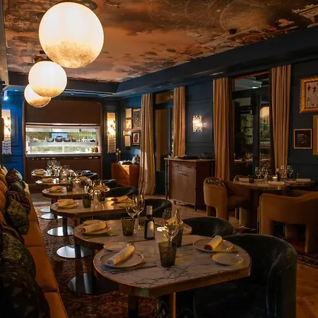 Montera Madrid, Curio Collection By Hilton Madryt