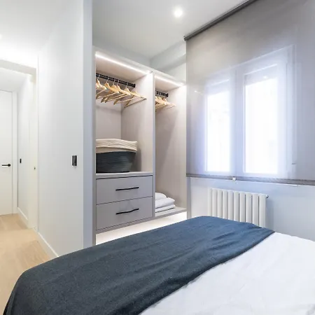 Apartamento Gran Via I Calle De Silva 2br 2bh Madrid