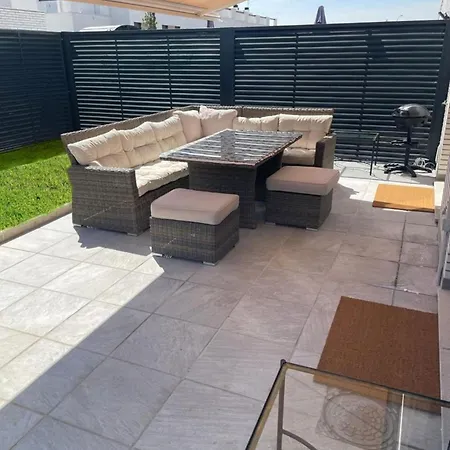 Villa Acogedora Casa En Con Piscina Privada, Jacuzzy Y Garaje *