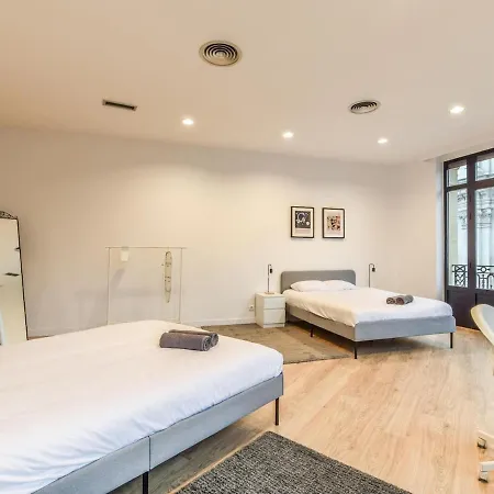 Apartamento En Plaza De Canalejas * Madrid