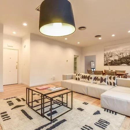 Apartamento En Plaza De Canalejas