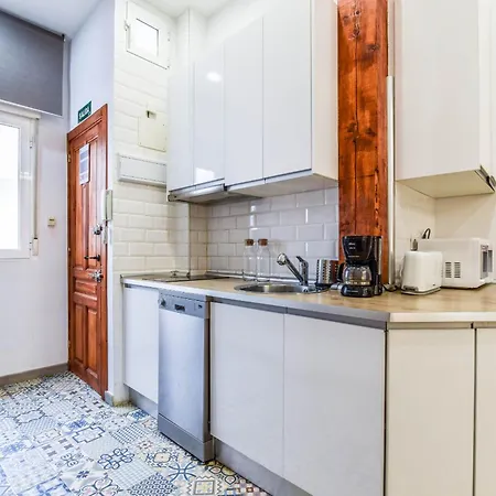 Loft Reformado En Chueca 4 Personas Apartment *
