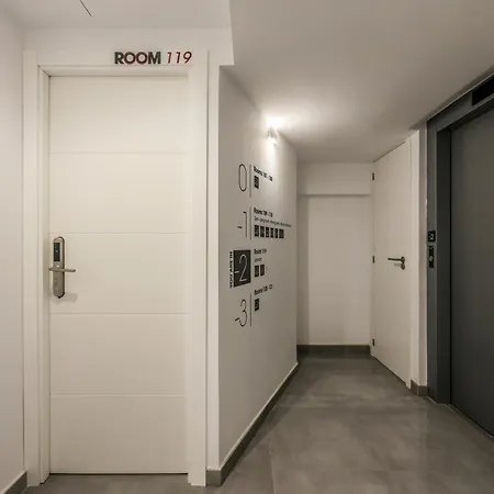 Amazinn Places Blasco De Garay 105 Guest house Madrid