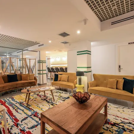 Guest house Amazinn Places Blasco De Garay 105 Madrid