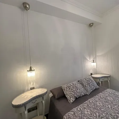 Precioso Estudio En Malasana Madrid