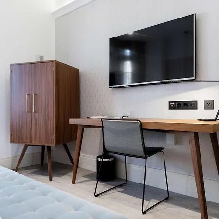 Doubletree By Hilton Madrid-prado Otel