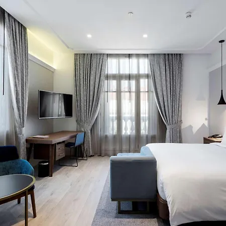 Doubletree By Hilton Madrid-prado Otel