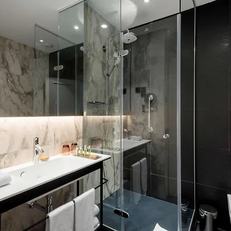 Doubletree By Hilton Madrid-prado 4*
