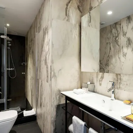 Doubletree By Hilton Madrid-prado Otel