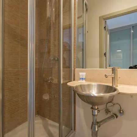 Santa Ana Boutique En Apartment Madrid