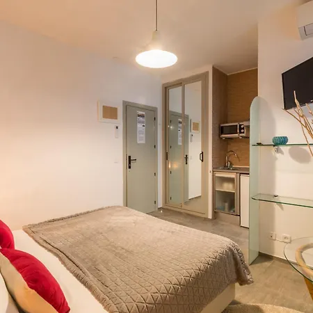 Santa Ana Boutique En Apartment Madrid
