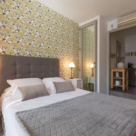 Santa Ana Boutique En Apartment Madrid