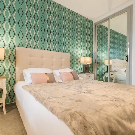 Santa Ana Boutique En * Madrid