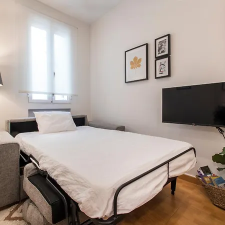 Fee4me. Elegant Flat A Few Minutes From Atocha. * Madrid