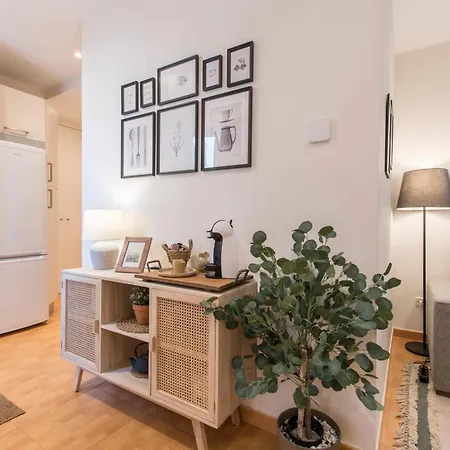 Fee4me. Elegant Flat A Few Minutes From Atocha. Apartamento *