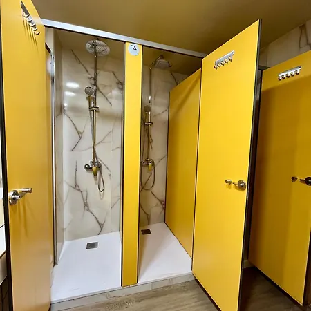 Velvet Hostal