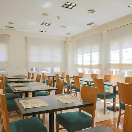 西肯托瑞花园酒店 酒店