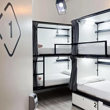 Way Hostel *