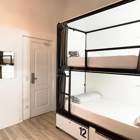 Way Hostel *