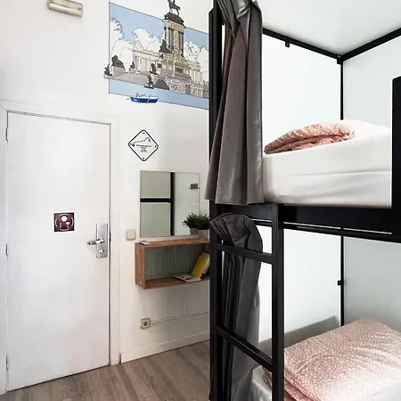 Way Hostel *