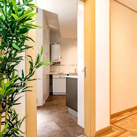 Velazquez Apartment