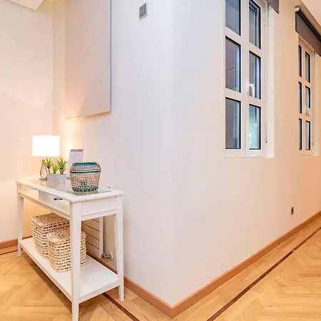 Velazquez Apartment *