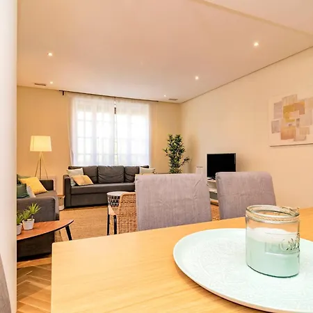Velazquez Apartment *