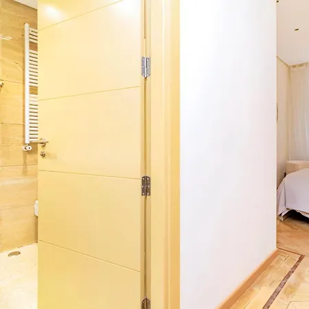 Velazquez Apartment *