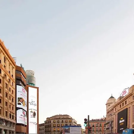 Apartamento En Plaza Callao *