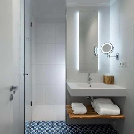 Atocha Madrid, Tapestry Collection By Hilton 4*