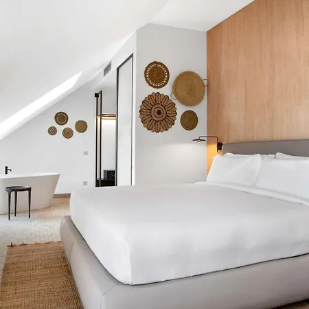 Atocha Madrid, Tapestry Collection By Hilton Hotel Madrid