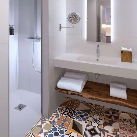 Hotel Atocha Madrid, Tapestry Collection By Hilton 4*