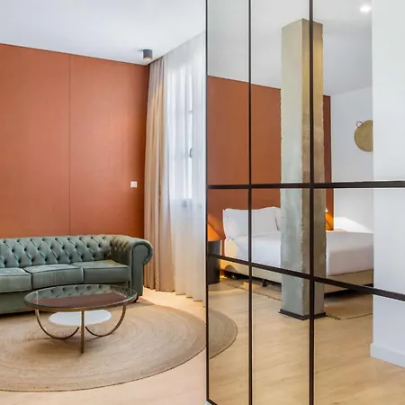 Hotel Atocha Madrid, Tapestry Collection By Hilton