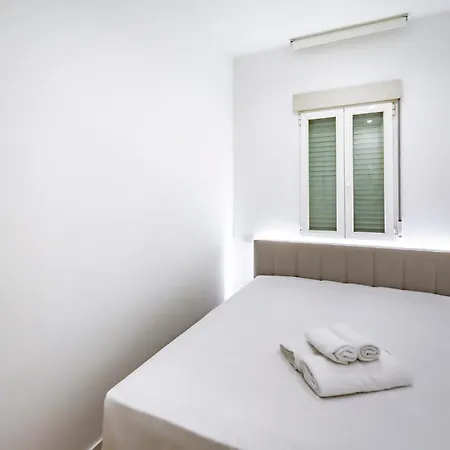Apartamento Moderno En Barrio Salamanca By Exyca Madrid