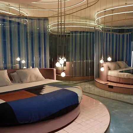 The Social Hub 4 Star Hotel