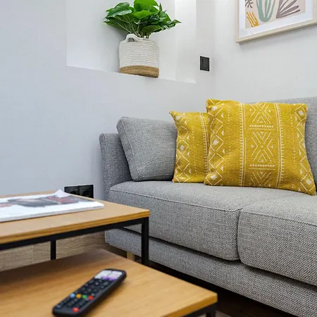 Apartahotel Feelathome Ventas *