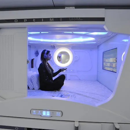 Capsule hotel Optimi *
