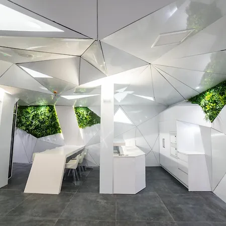 Optimi Capsule hotel *