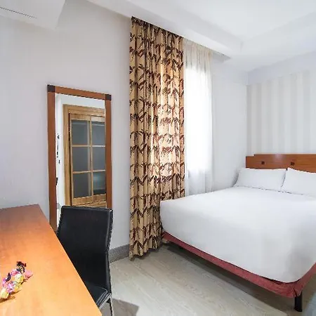 Petit Palace Preciados 3* Madryt