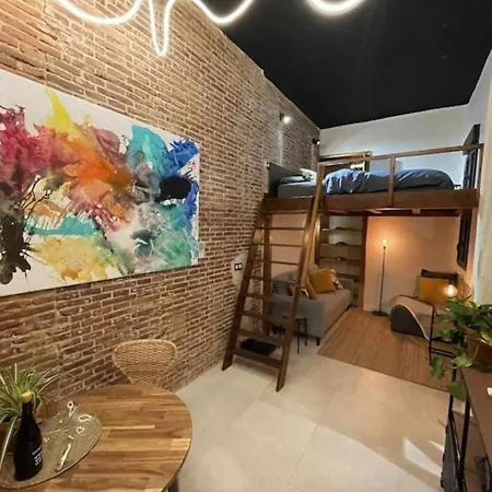 Moderno En Edificio Historico Apartment *