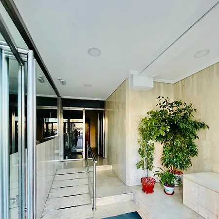 Cuatro Torres, Apto 2 * Madrid