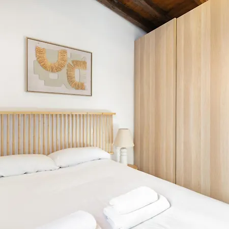 Apartment Atico Con Terraza En Lavapies