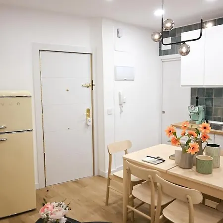 Apartment For Esplendido Temporal De Tres Bei41 Madrid